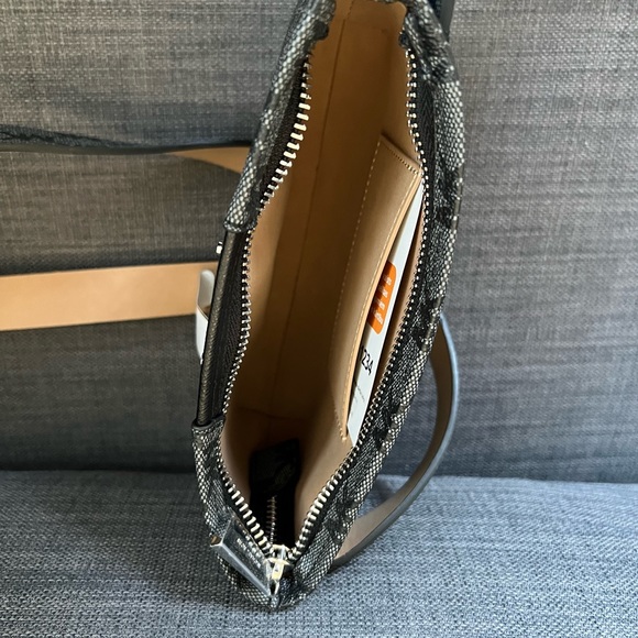 NWT MICHAEL KORS MK SIGNATURE FANNY PACK BAG - Picture 5 of 10